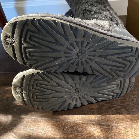 Uggs grey knitted size 7 no box - Picture 5 of 8